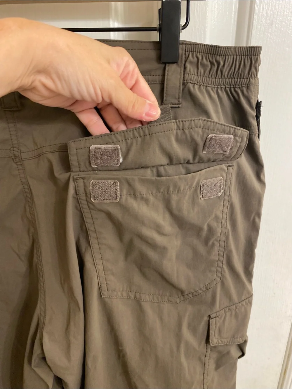 L.L.BEAN CARGO ATHLETIC SHORTS HIKING OUTDOOR UTILITY SHORTS SIZE LARGE BROWN